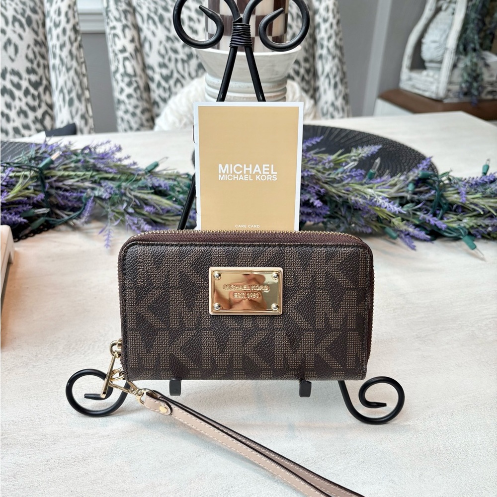 Michael Kors Wallet🤎